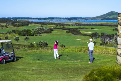 Karikari-Peninsula-Carrington-Resort-Golfers-with-Pou-2400x1000_c Karikari-Peninsula-Carrington-Resort-Golfers-with-Pou-2400x1000_c
